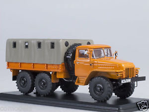 Ural-375 Pritschenwagen mit orange Zelt